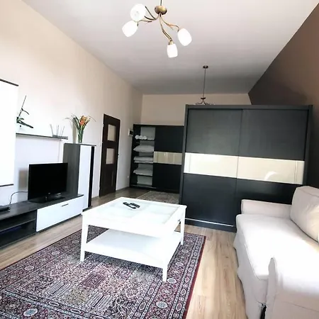 Center - Studio *